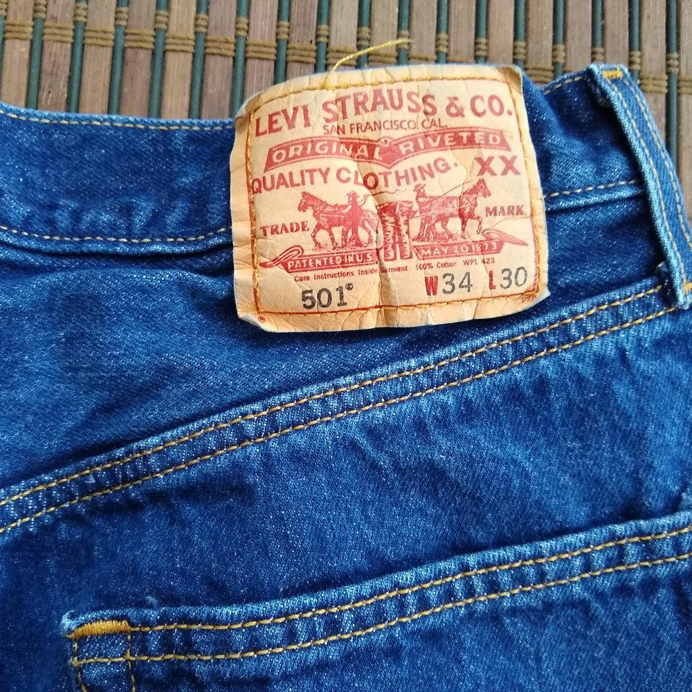 MENS LEVI 501 BUTTON FLY JEANS